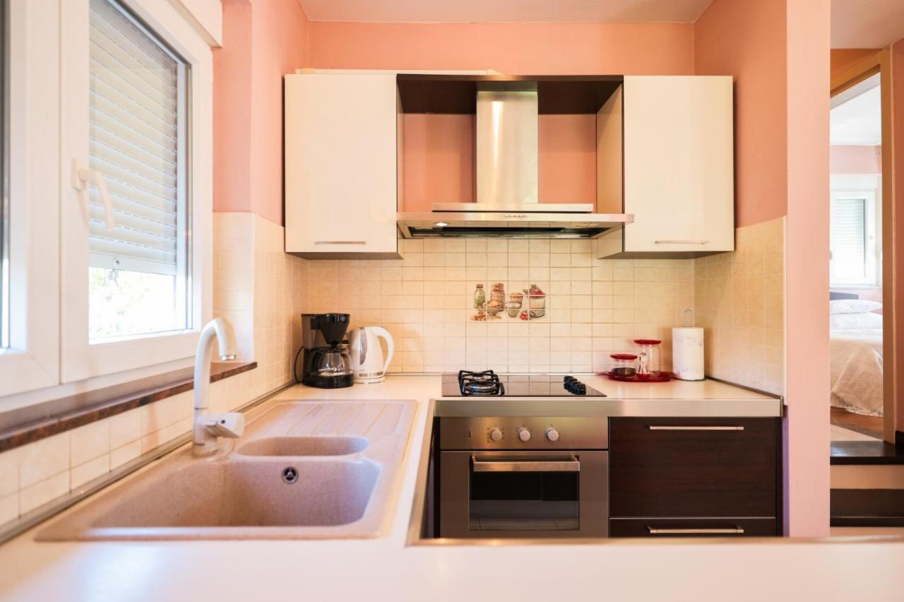 Holiday Home Cvita Sukosan Luaran gambar