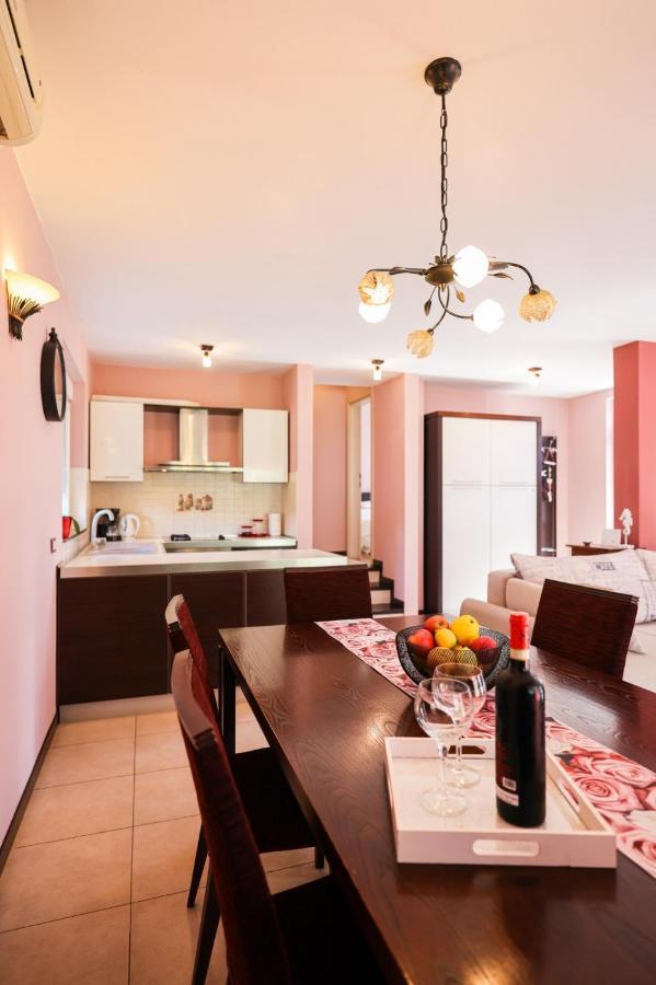 Holiday Home Cvita Sukosan Luaran gambar