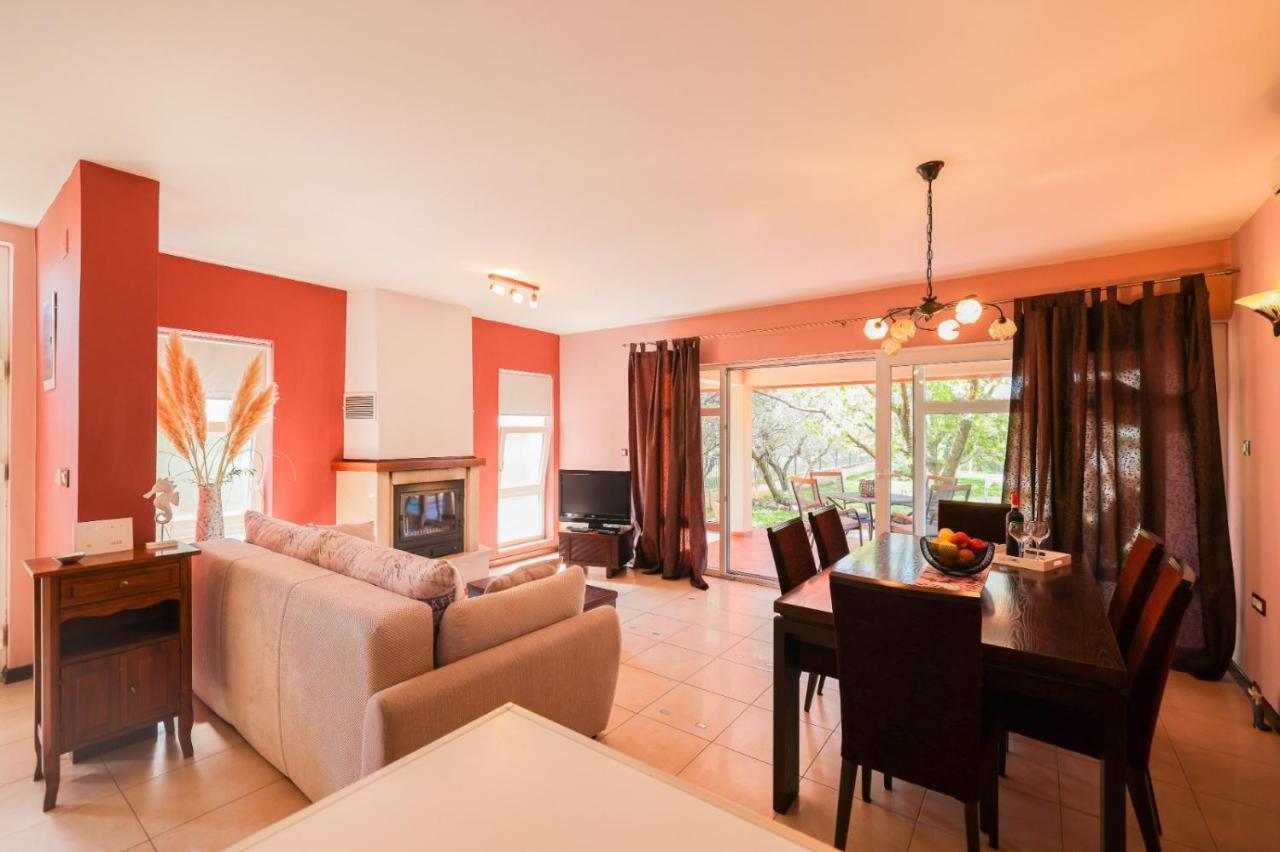 Holiday Home Cvita Sukosan Luaran gambar